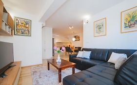 City Center Lux Apartment 